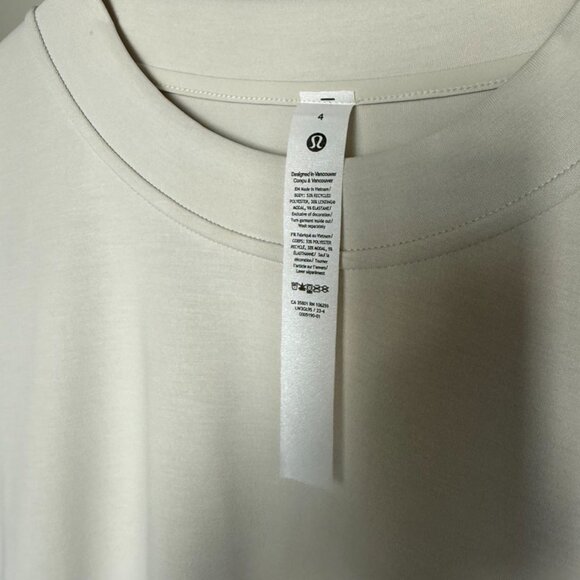 Lululemon Athletica NWOT Softstreme Perfectly Oversized Cropped Crew size 4 NEW - Picture 5 of 13